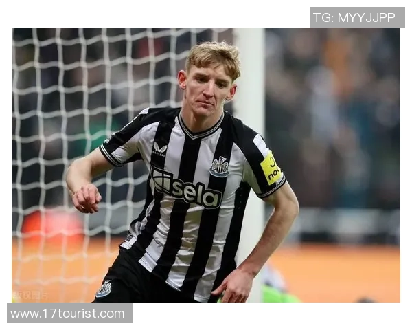 足球奖杯价值与球星身价对比探讨如何衡量球员成就与荣誉的背后价值 足球奖杯价值与球星身价对比探讨如何衡量球员成就与荣誉的背后价值