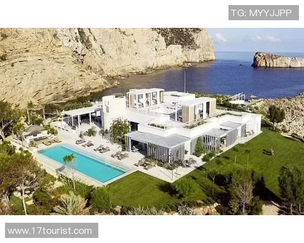 足球巨星豪宅揭秘：走进梅西、C罗与贝克汉姆的奢华居住空间